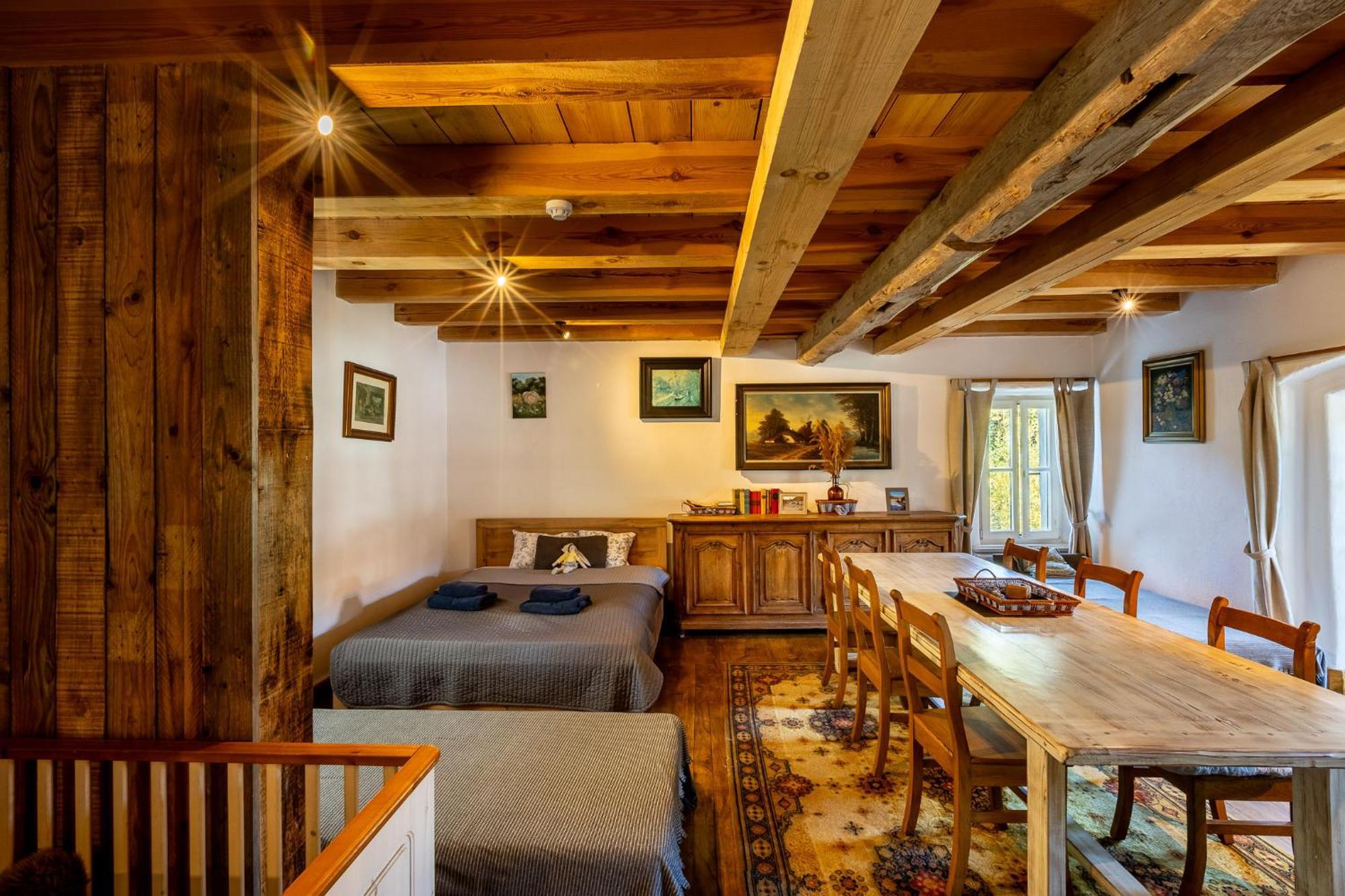 Gosciniec Pod Zajacem Bed and Breakfast Oleśnica Exteriör bild