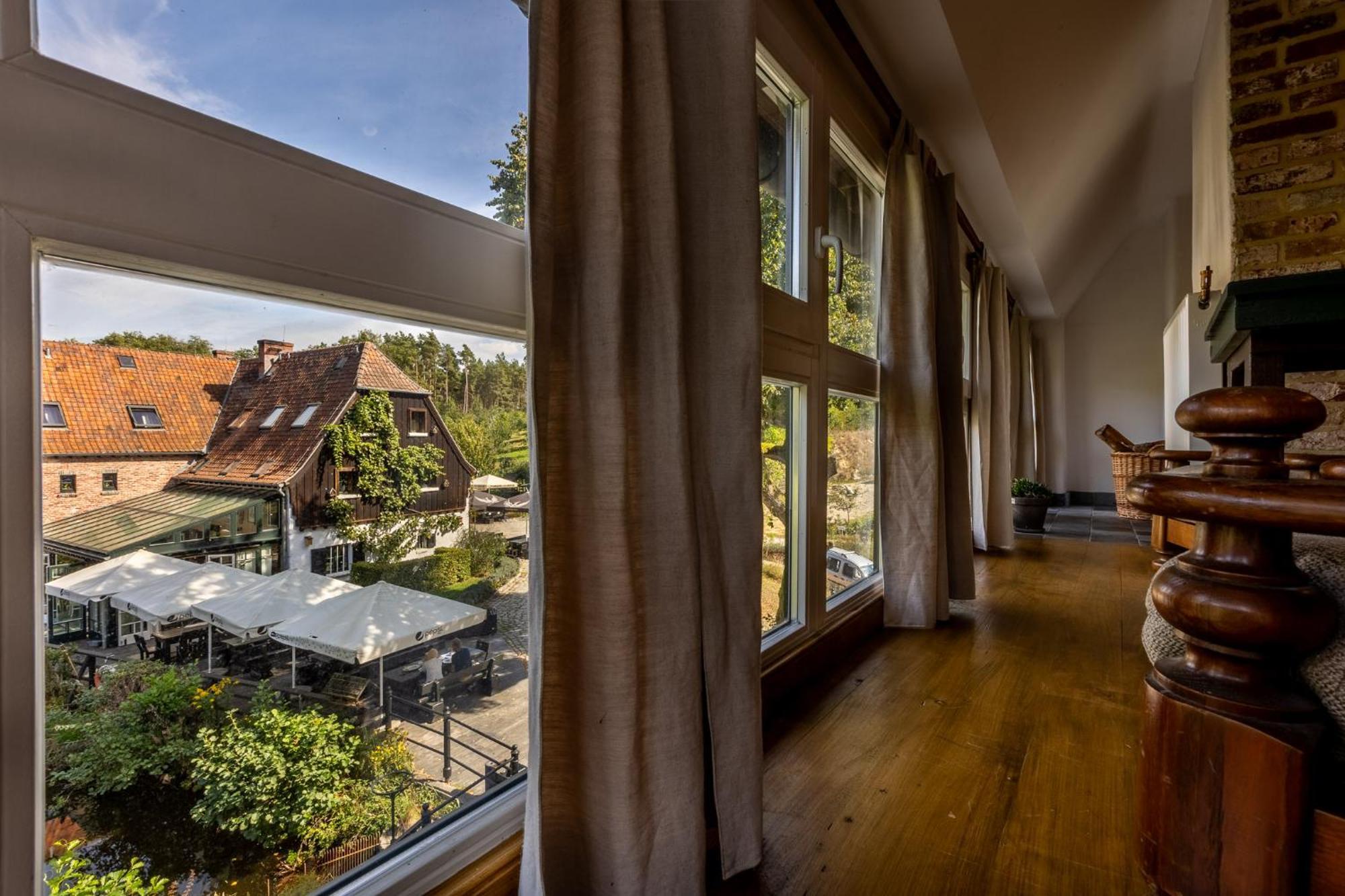 Gosciniec Pod Zajacem Bed and Breakfast Oleśnica Exteriör bild