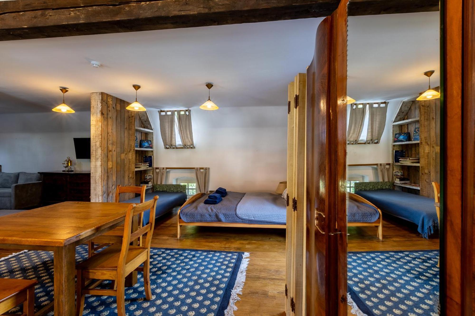 Gosciniec Pod Zajacem Bed and Breakfast Oleśnica Exteriör bild