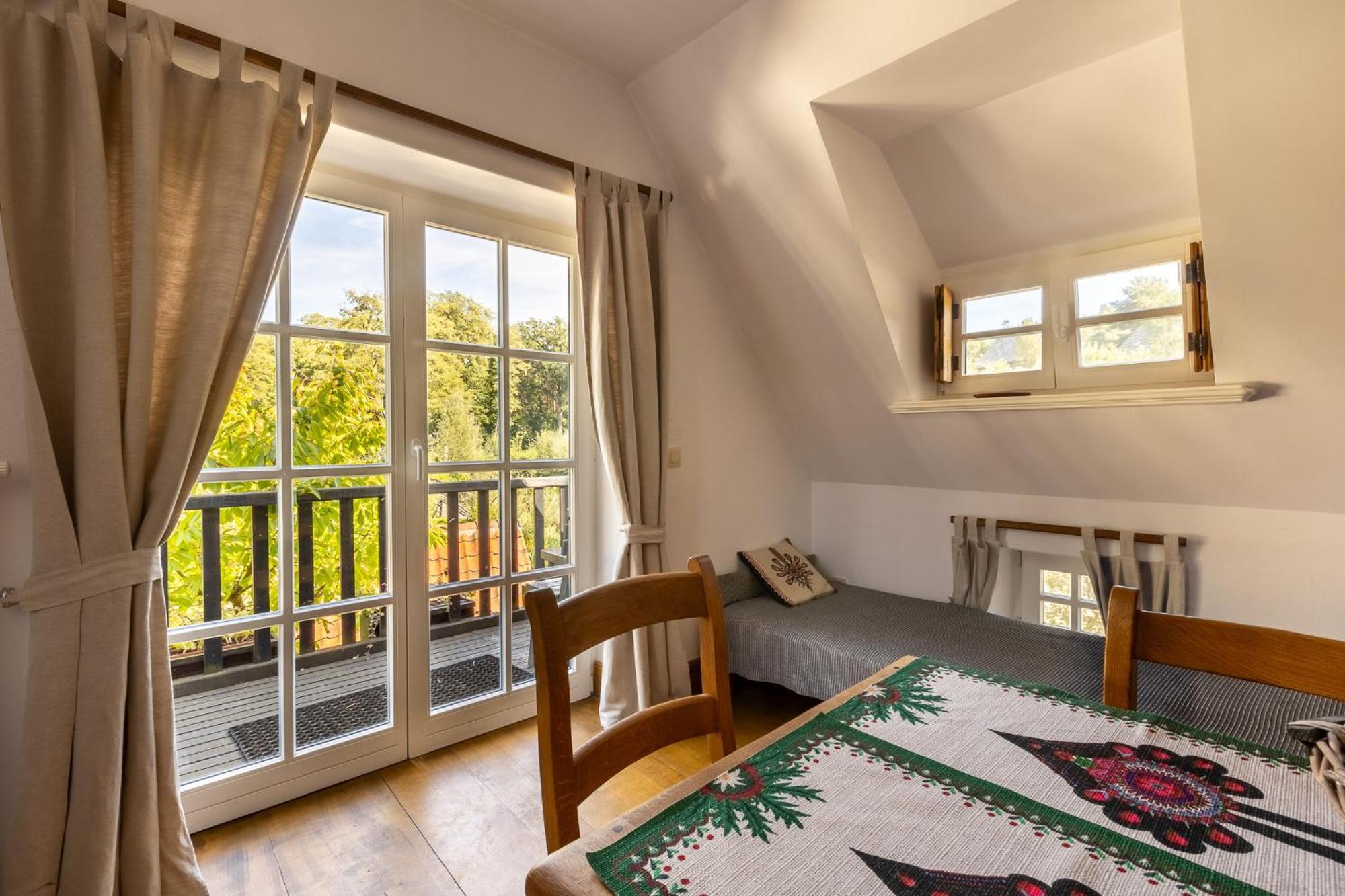 Gosciniec Pod Zajacem Bed and Breakfast Oleśnica Exteriör bild